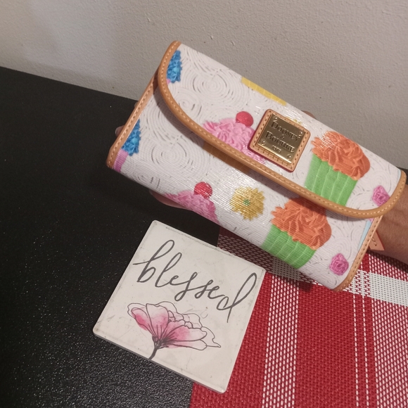 Dooney.Bourke - Picture 2 of 2